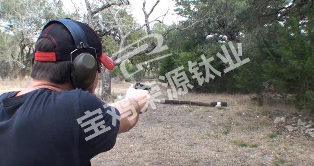輕巧的鈦板有多強大？看完測試結果你服了！